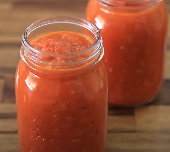 Make delicious tomato sauce at home